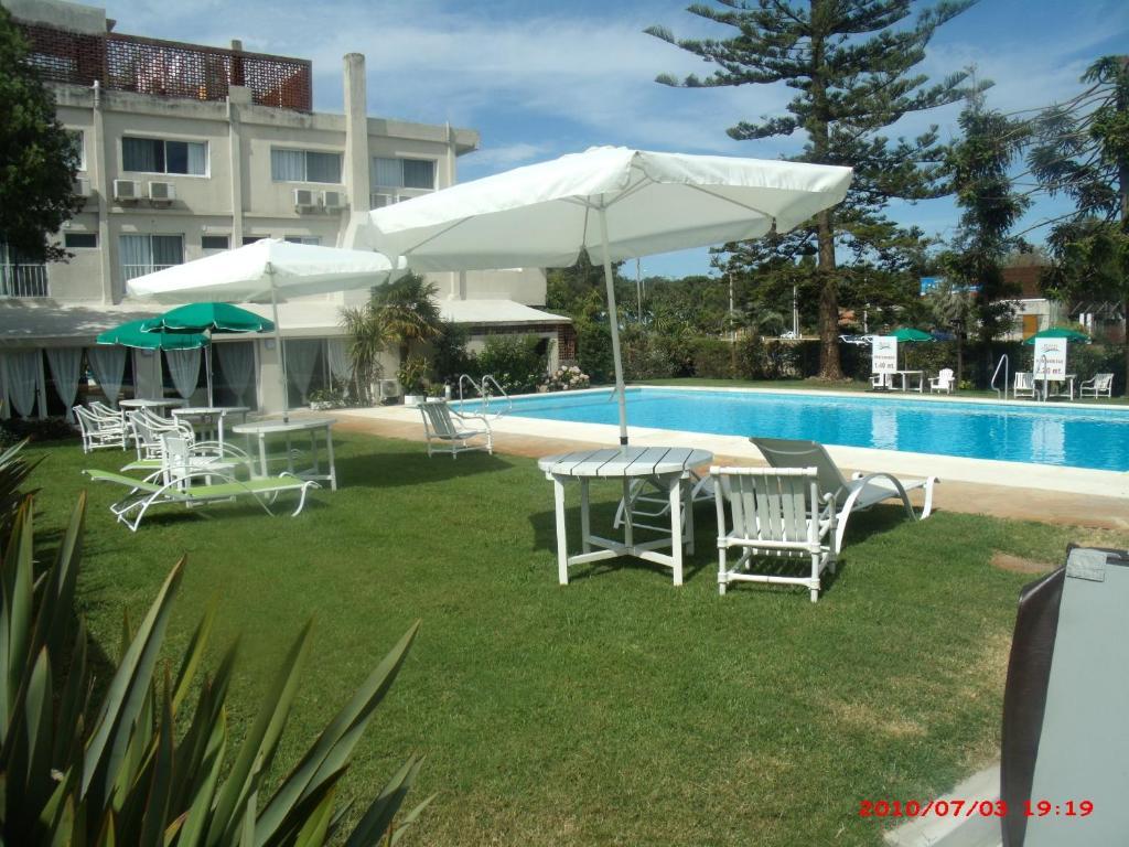 Hotel Puesta Del Sol Punta Ballena Buitenkant foto